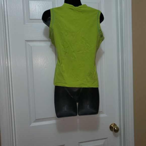 Green Nike top - Picture 3 of 6